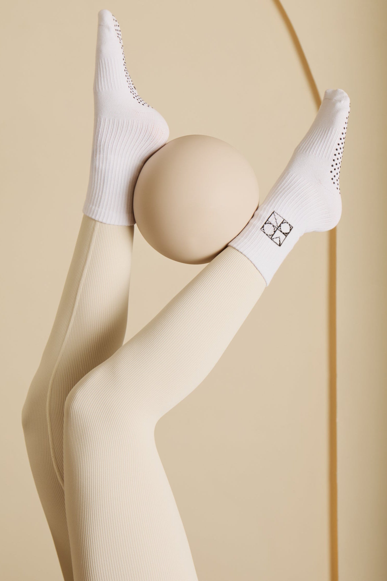 Pilates bold, sand - Ø22 cm